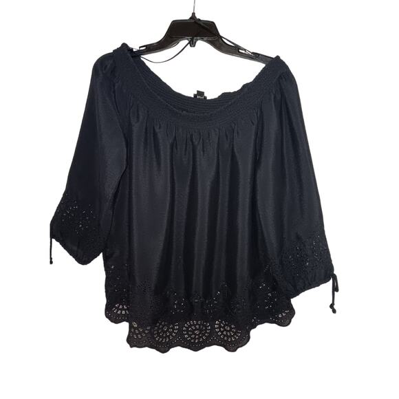 Lucky Brand Crochet Detail off the shoulder Black Top blouse size Medium - Picture 2 of 3